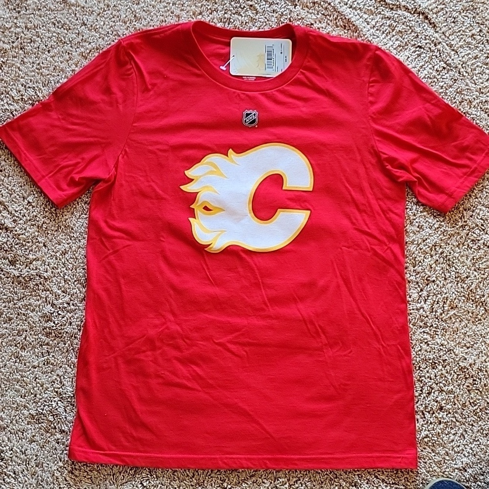 NHL Calgary Flames tshirt,  youth xl 18/20